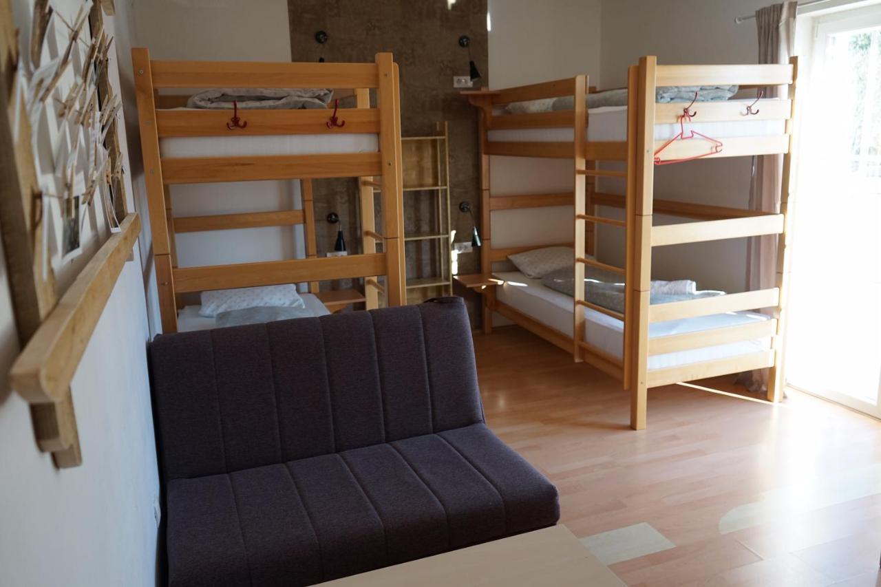 Hostel The Red Door Требине Екстериор снимка