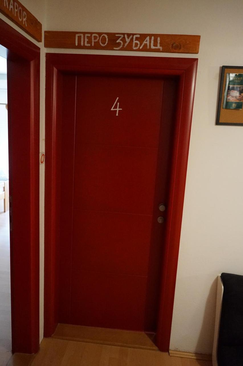 Hostel The Red Door Требине Екстериор снимка