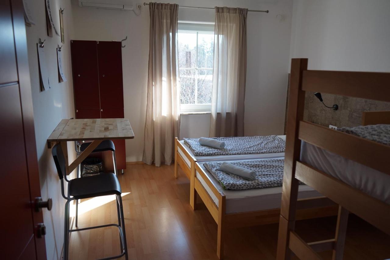 Hostel The Red Door Требине Екстериор снимка